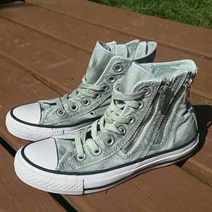Girls converse size 3